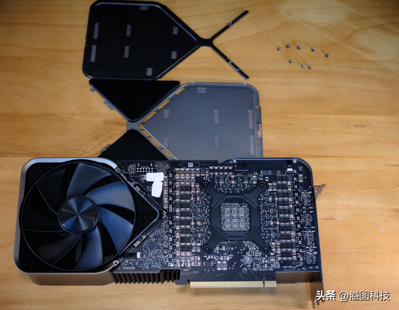 rtx4090赛博朋克顶级画质下怎样,rtx4090游戏性能
