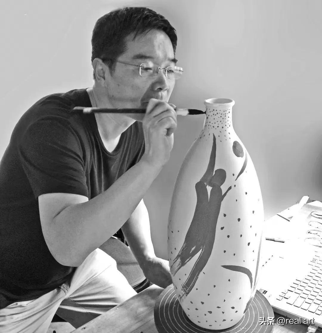 閲戠敯鍑夊瓙涓睍鍦ㄥ摢,閲戠敯涓睍