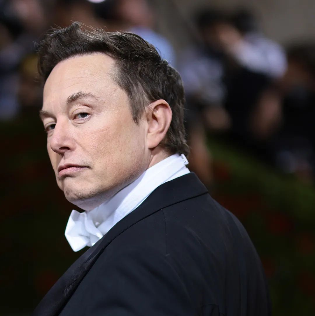 吐槽湃｜劳斯莱斯也能参与地摊经济，这真是未曾设想的道路