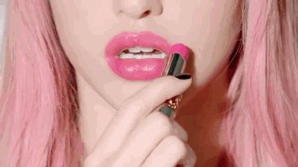 提亮唇部补水润唇膏,dhc保湿润唇膏