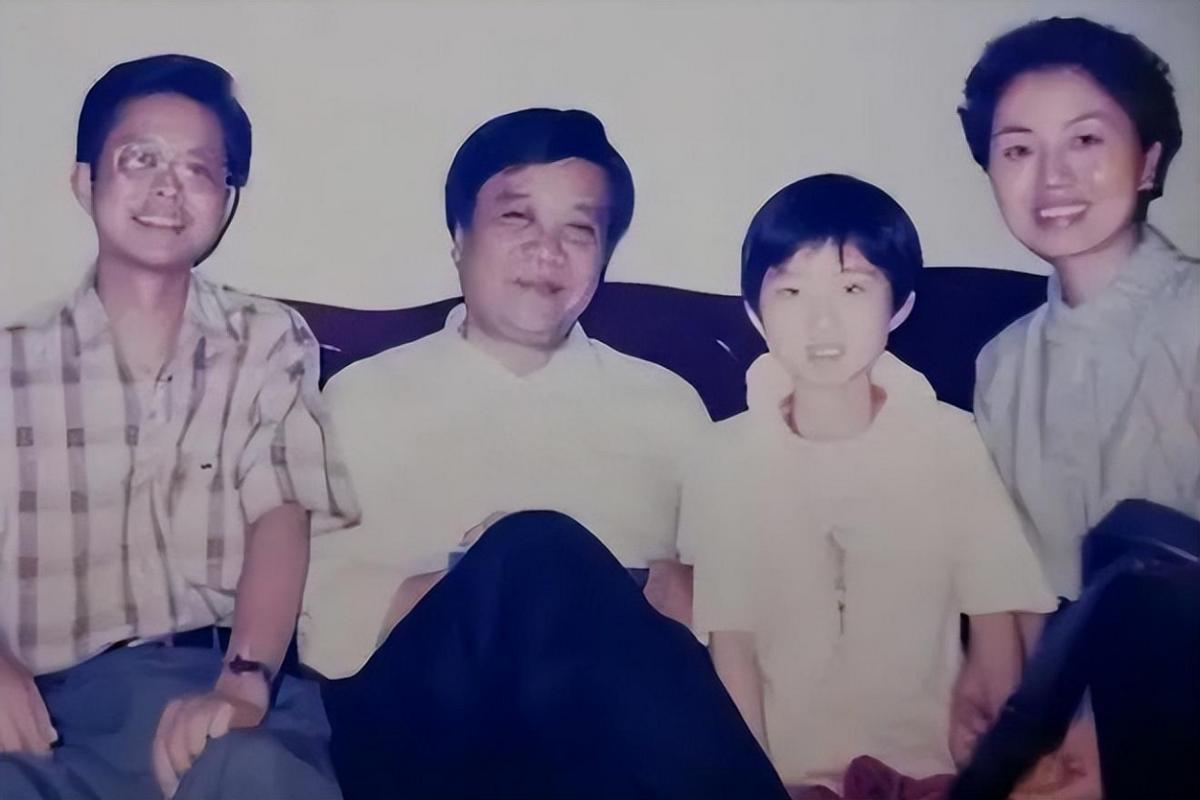 饶颖与赵忠祥的真实关系是怎样的,赵忠祥和饶颖的绯闻是真的吗