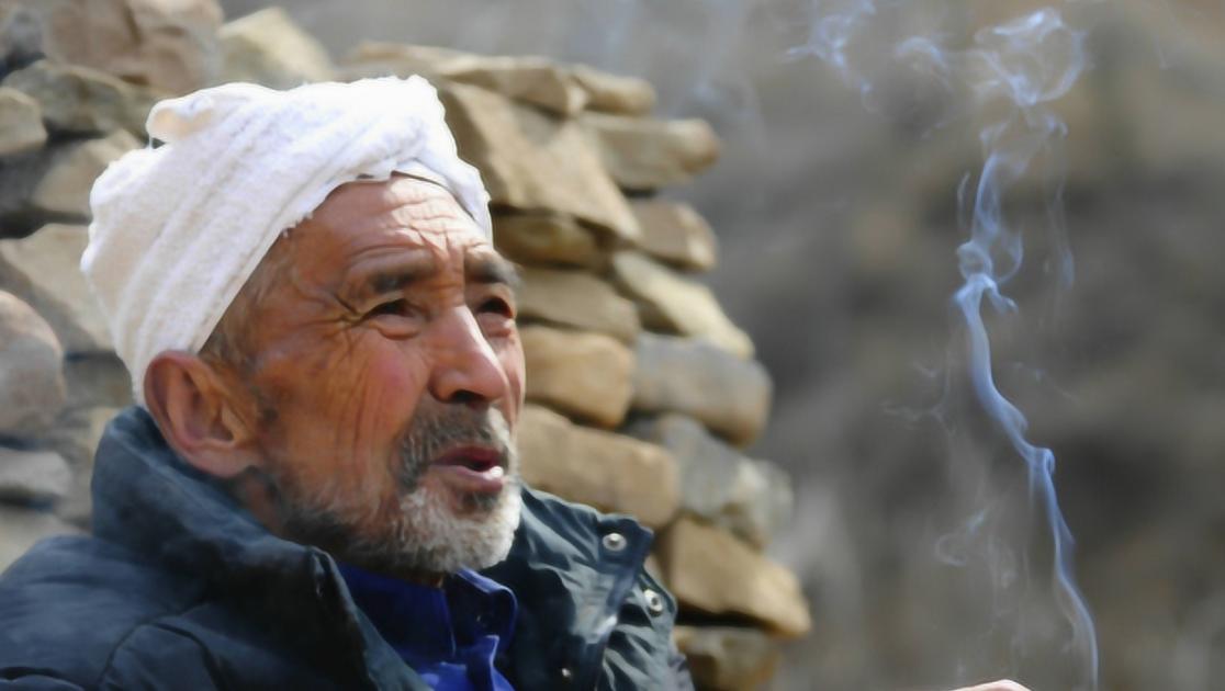 室内有烟味不用开窗教你一个方法,如何让屋子里的烟味快速消失