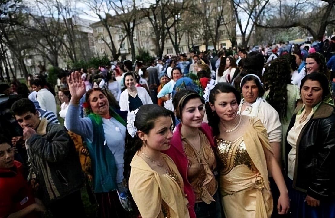 保加利亚的买“妻”集市？少女们被“明码标价”，不满意还能退货