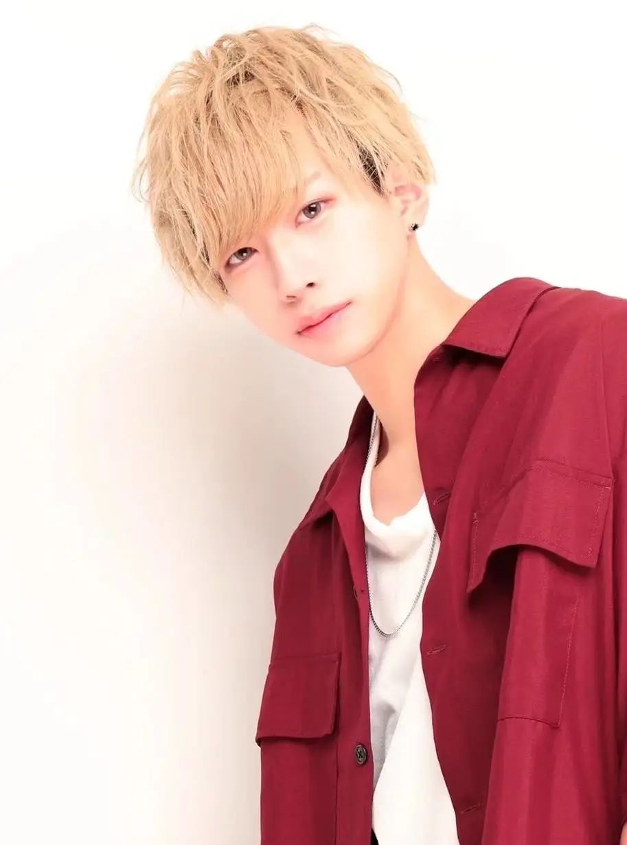 日本“租借男友”爆火！真人露面后网友炸锅：真的有点帅…