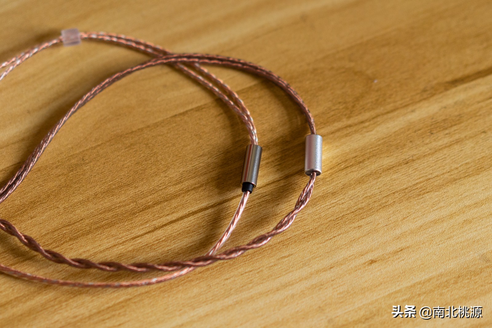 国产耳机推荐发烧级,阿思翠vesnaevo