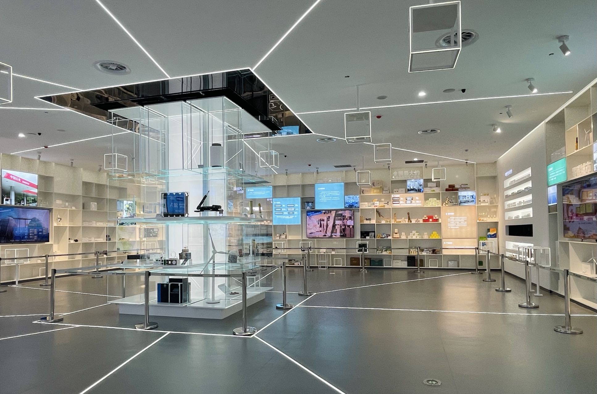 显鸿科技亮相呼和浩特市城市展示中心，助力产业互联