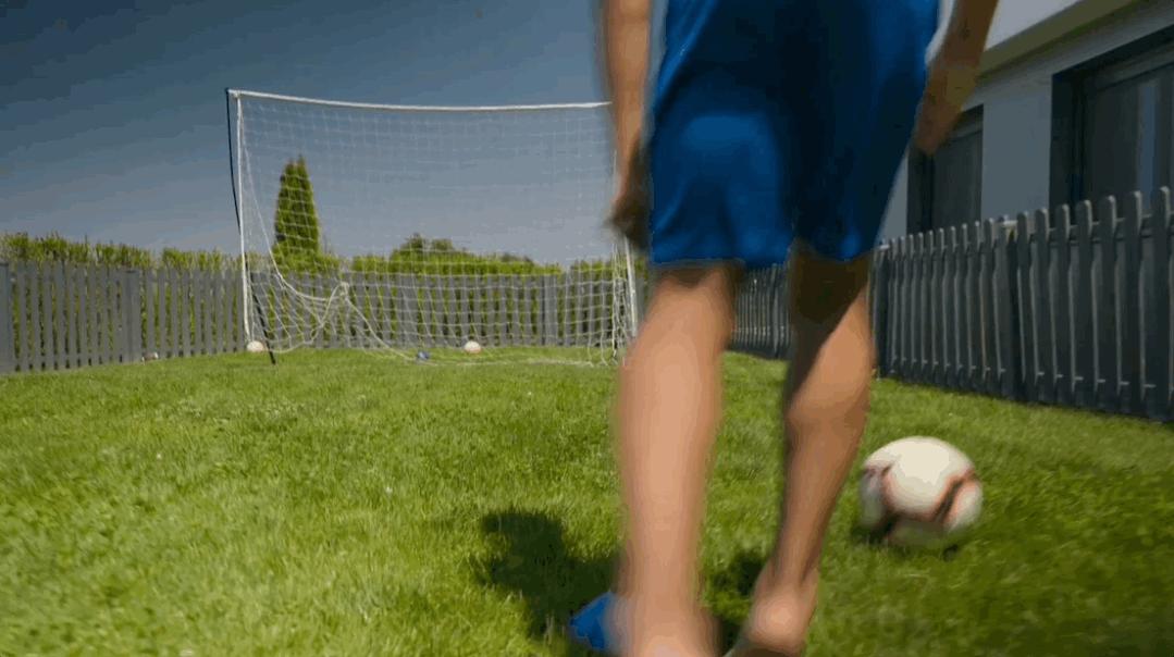 乔治娜晒c罗亲吻她脸颊照,乔治娜晒与c罗合照一生挚爱