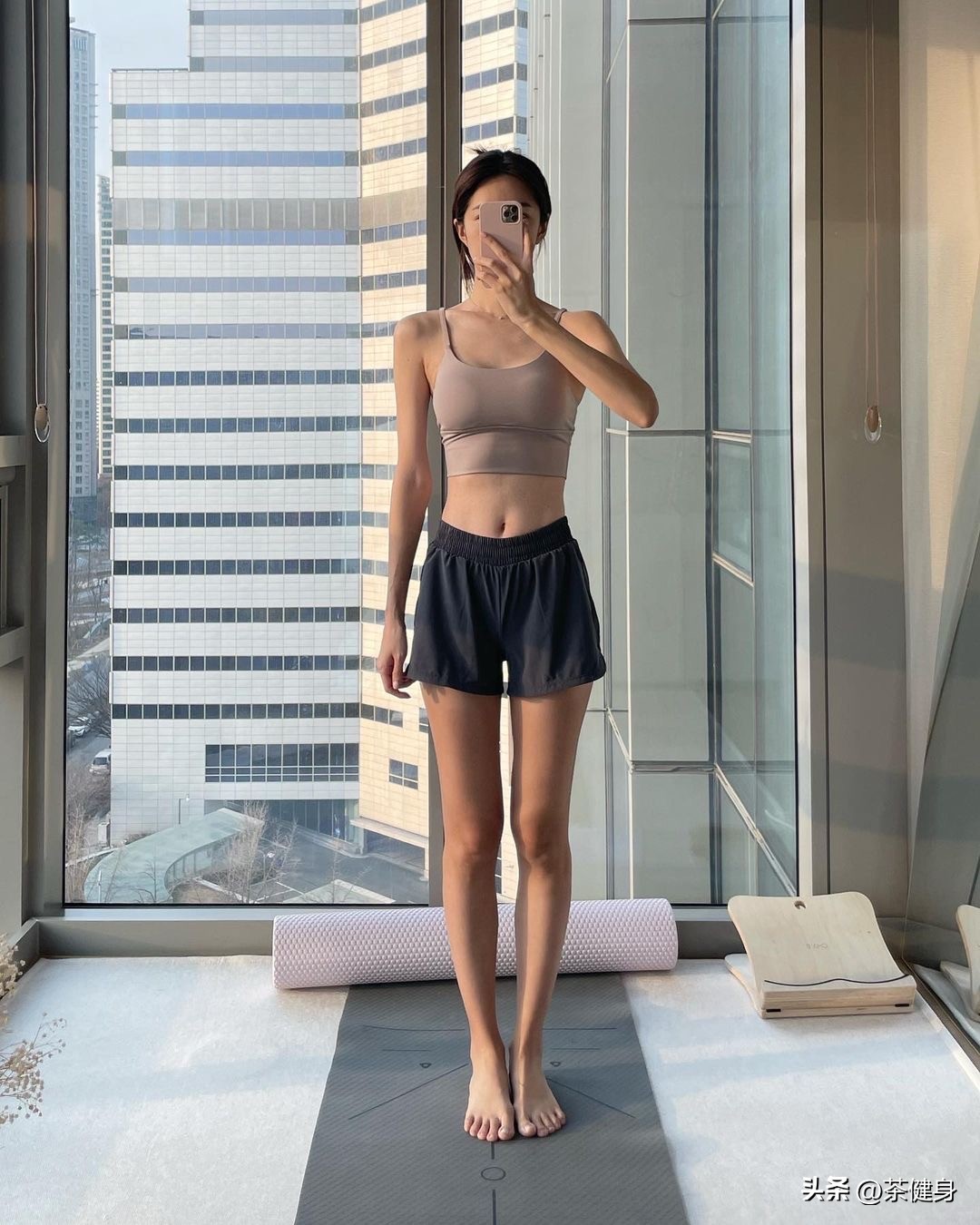 刘备感叹自己赘肉,刘备说不骑马生赘肉原话