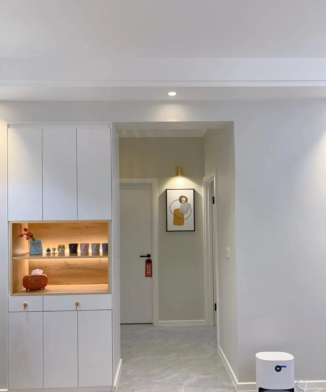 小户型进门鞋柜装修效果图大全,极简老房进门鞋柜简单大气