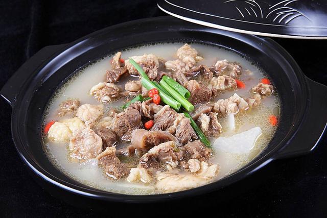 癌症患者能吃羊肉吗羊肉炖汤,羊肉到底是养生还是养癌