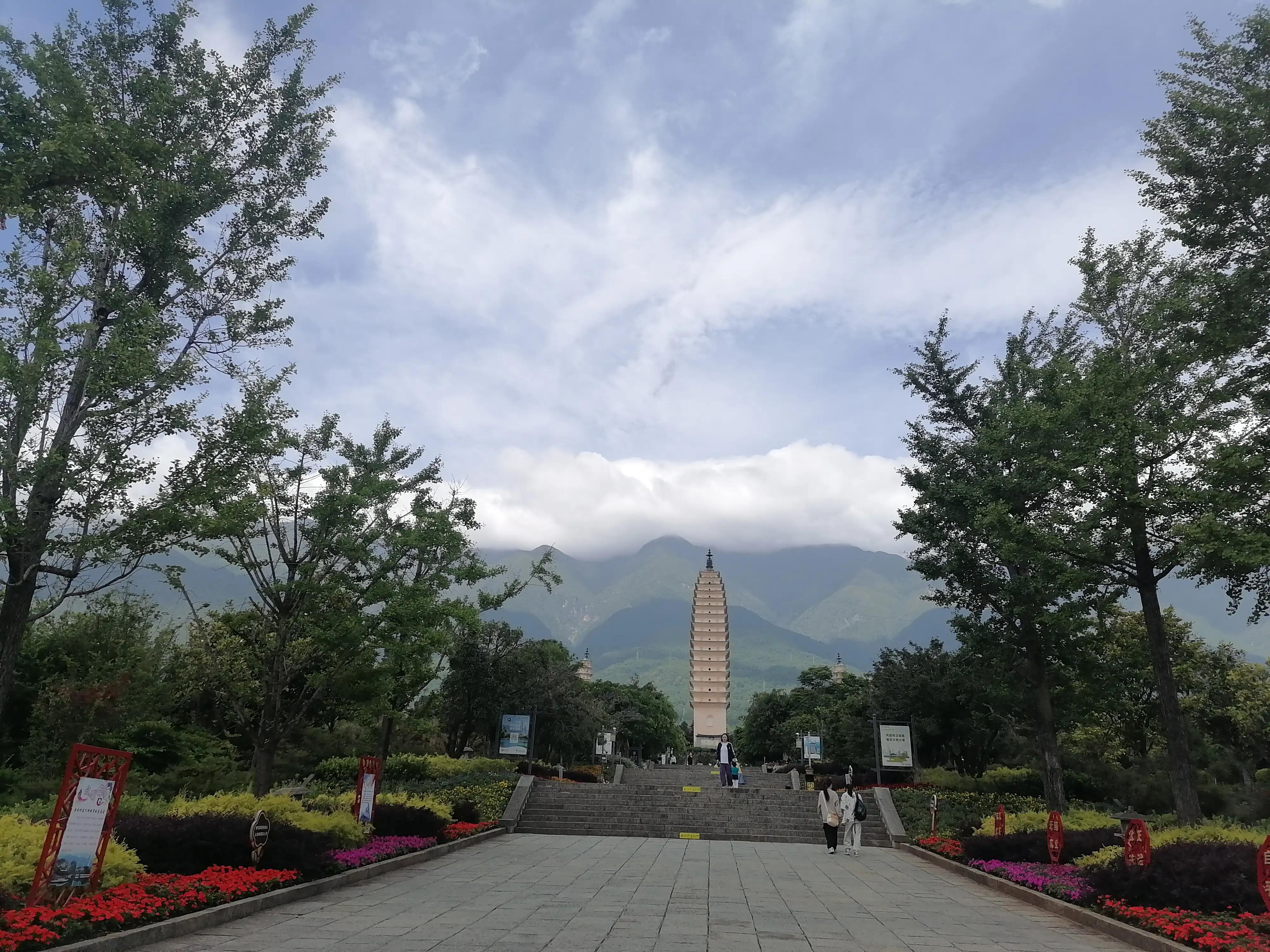 云南去哪里购物最好,云南风景很优美