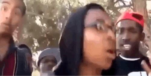 ios自带输入法打字弹出表情,ios自带输入法有快捷翻译吗