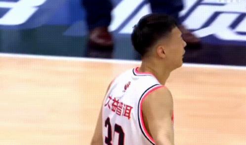 汤神运球再现神奇操作,汤神单场14记