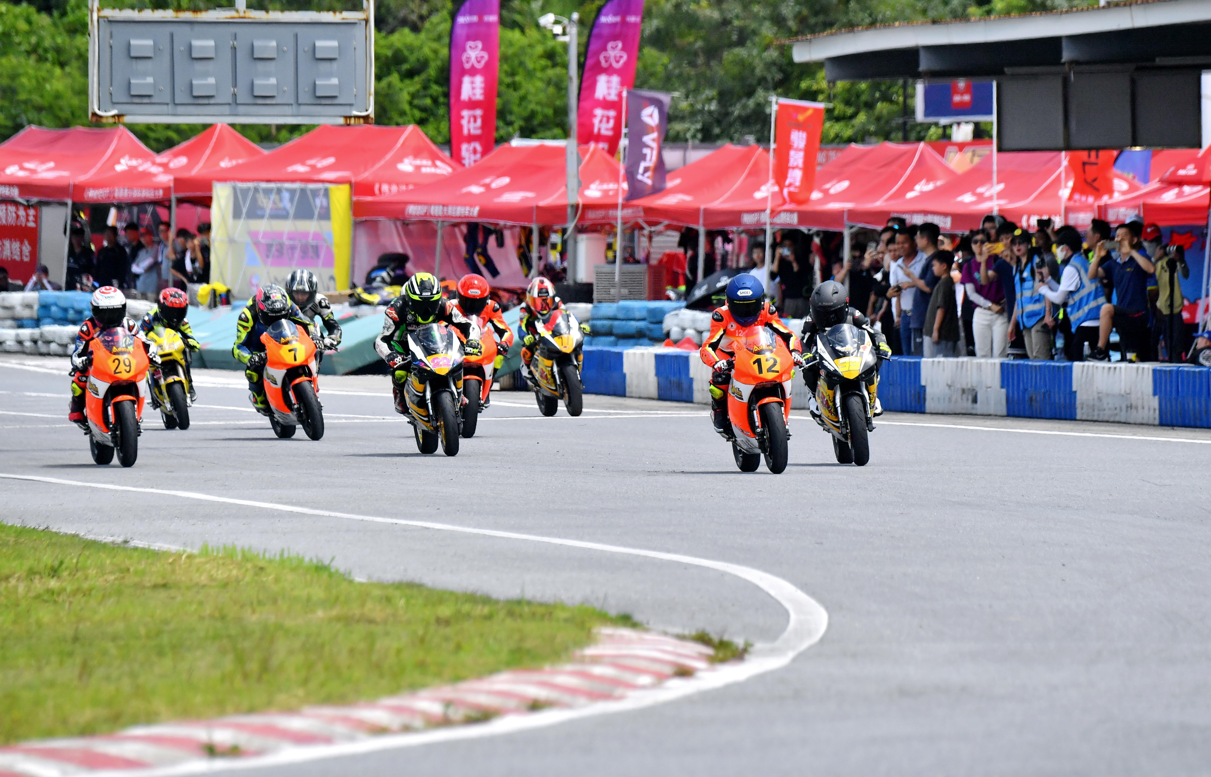 浼熶笟杈炬澂minigp闈掑皯骞寸粍,浼熶笟杈炬澂鎽╂墭杞﹁禌鎭╁钩