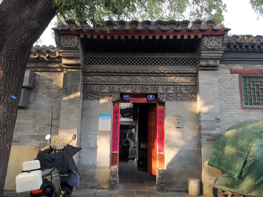 东四最著名的“豪宅”原来是它！|四合院的门簪和门墩都有什么门道？说说门楼四大美？！|他用修胡同记录北京