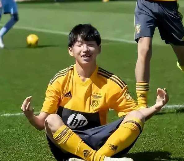 王磊成长视频,14岁球员王磊