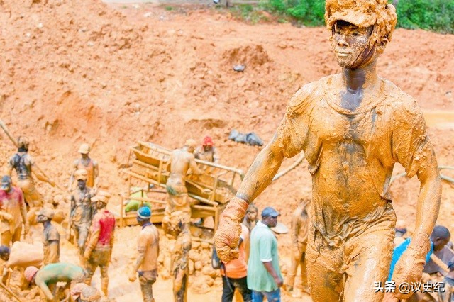 中国“上林帮”非洲淘金记:日收入接近10万元,付款直接用金子