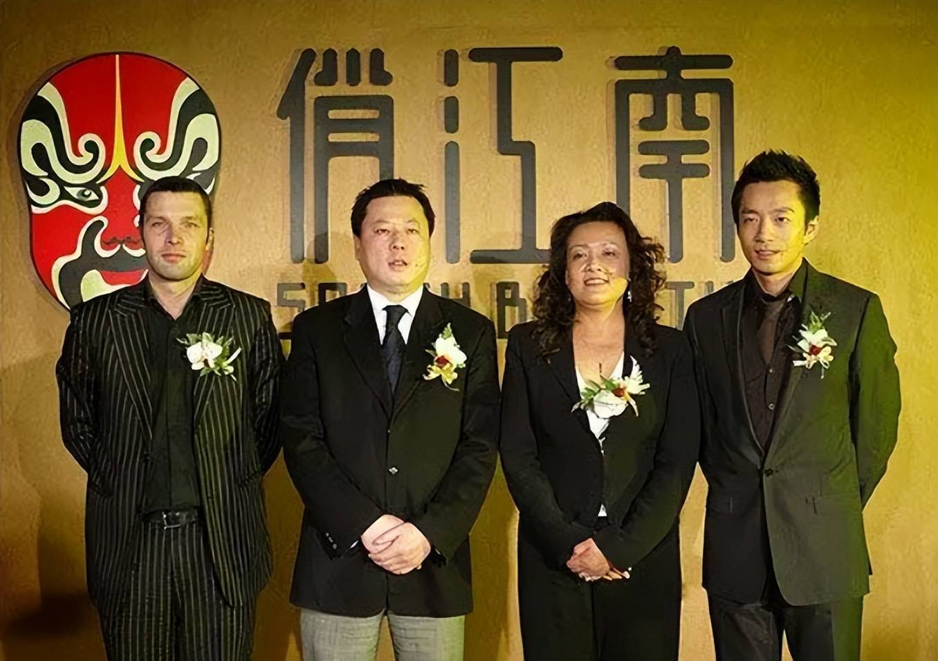 张兰上台演讲说一无所有,张兰经历过失败以后现在的身价