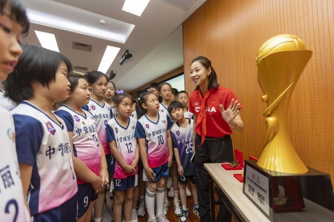 缤纷嘉年华六一喜乐会,缤纷六一快乐成长主题活动