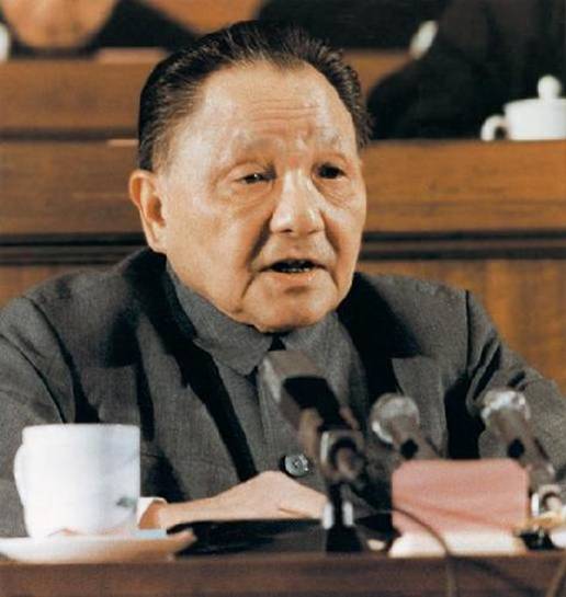 77年万斯访华，上来就提三点无理要求，邓公一句话让他吃了瘪