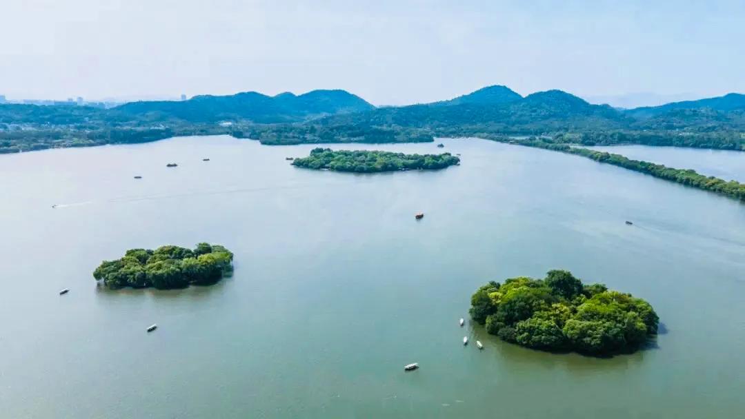 杭州西湖大雪纷飞,杭州西湖风景名胜区