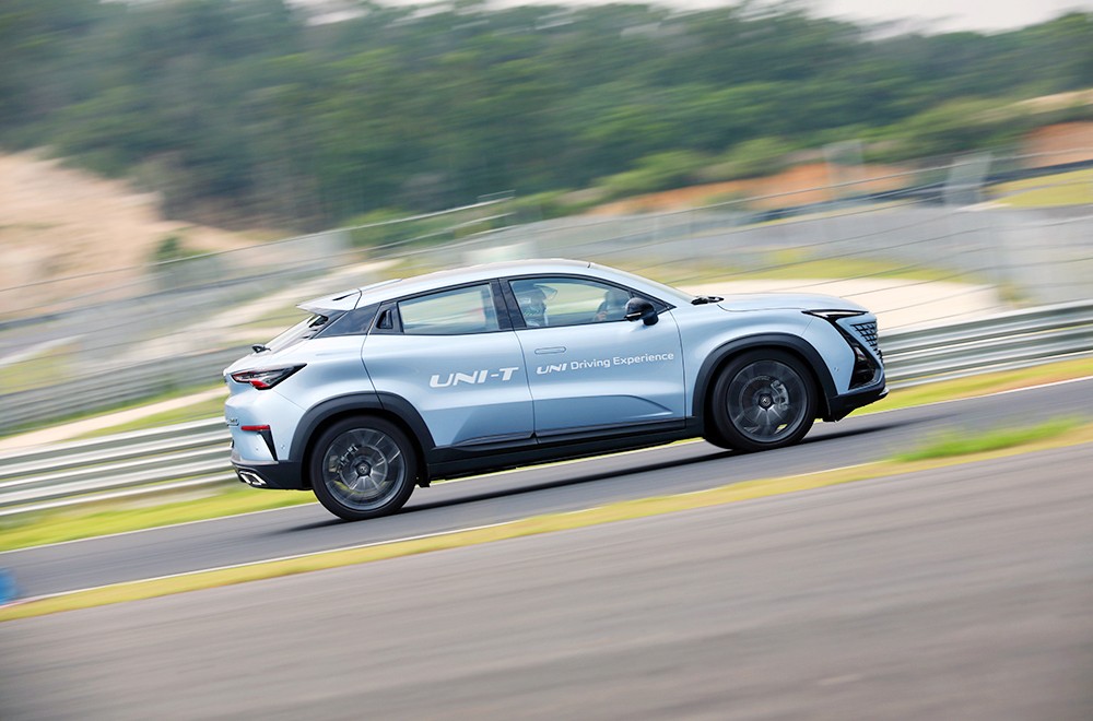 长安uni-t1.5t动力实测,长安uni-t四驱试驾视频