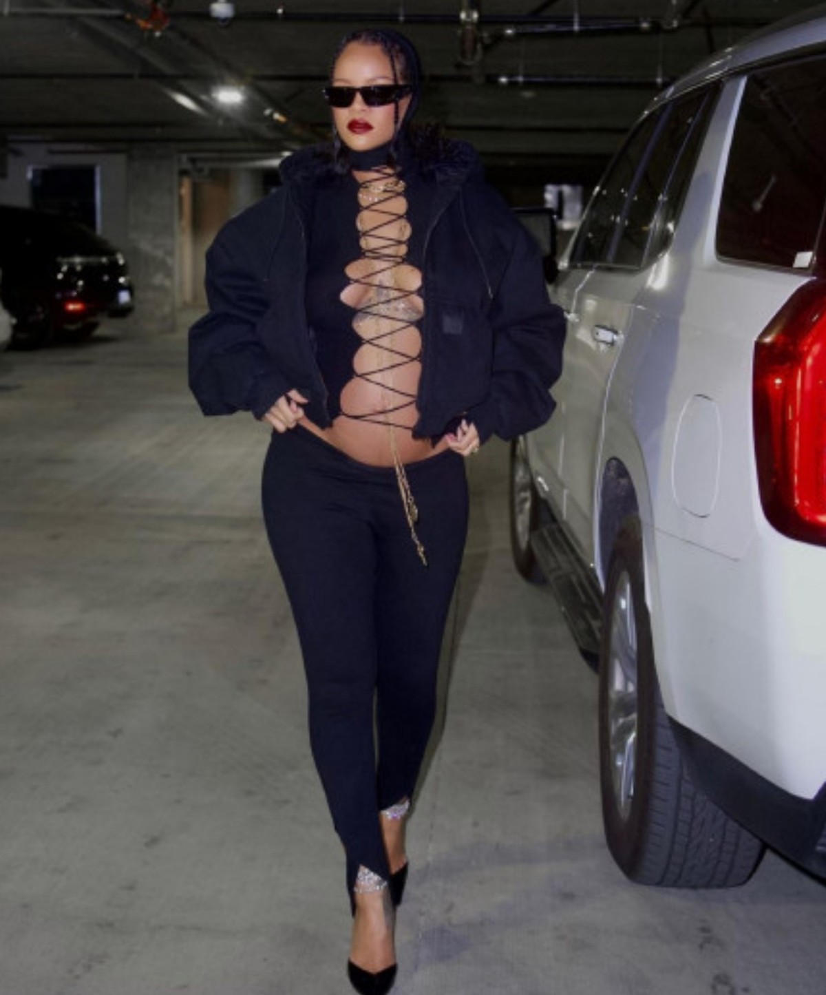 蕾哈娜买衣服视频,蕾哈娜逛街买童装被拍