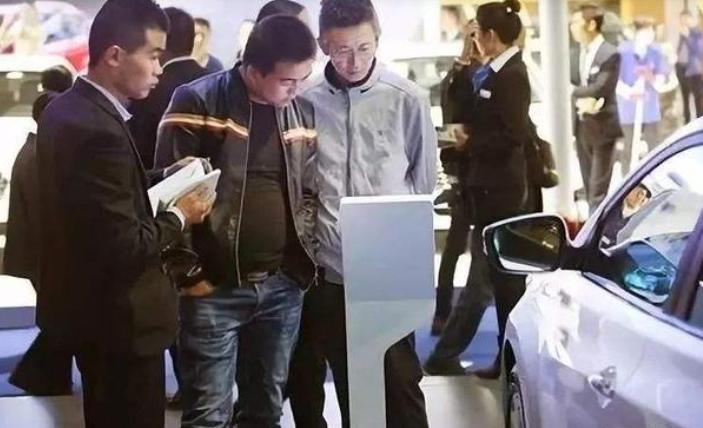 4s店全款提车为啥要等好几天呀,全款提车落地价钱很低有猫腻吗