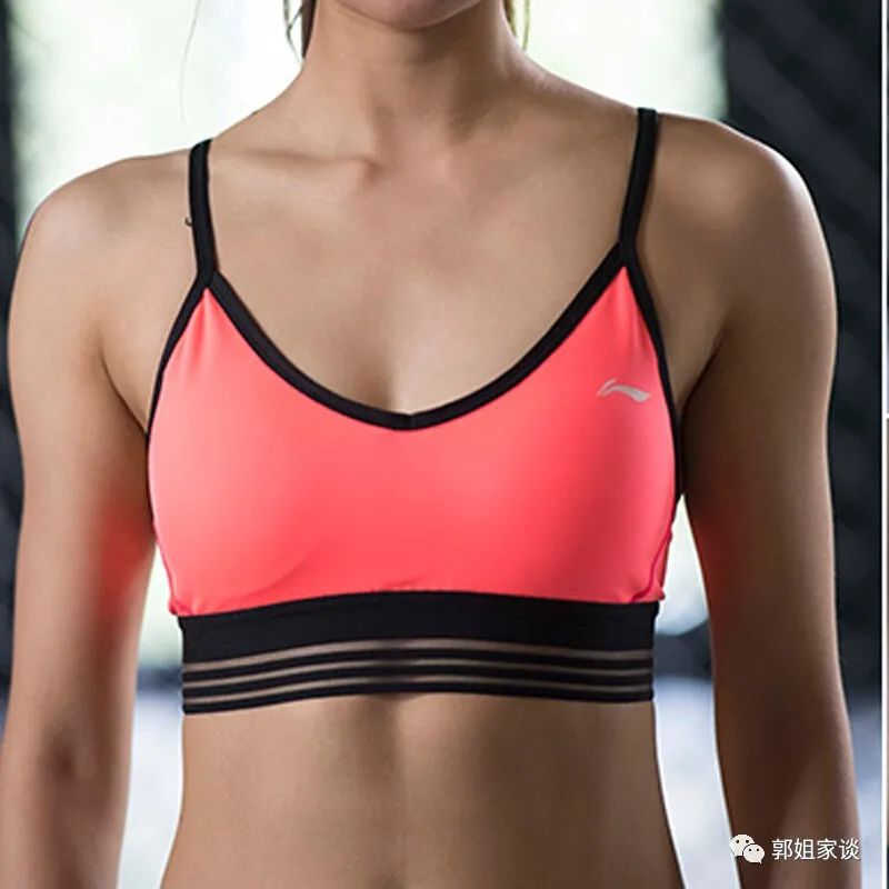 怎么让胸部显小显平,坐完月子可以让胸部变小一点吗