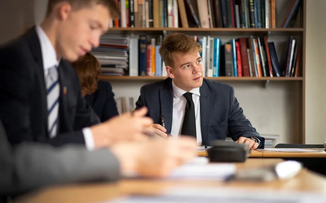 低龄留学去英国安全吗,英国留学可以寄宿学校吗