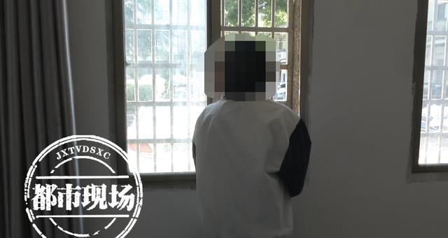 19岁女儿高考落榜,父母为高考落榜女儿做法事