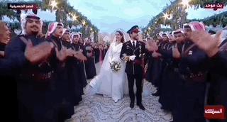 凯特王妃高级造型,凯特王妃穿蓝色格子英伦风