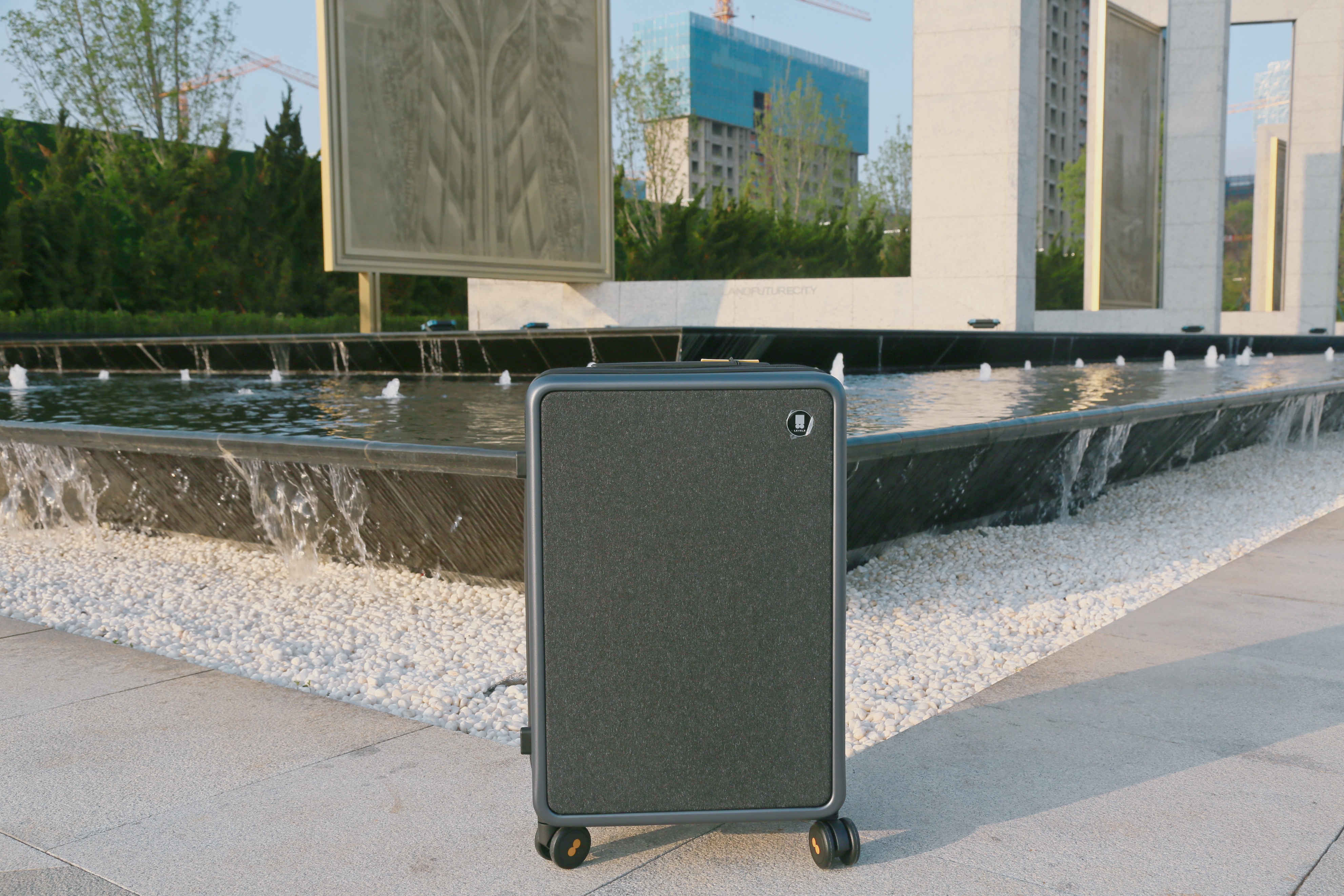 地平线8号行李箱和小米90分旅行箱,高端拉杆行李箱地平线8号