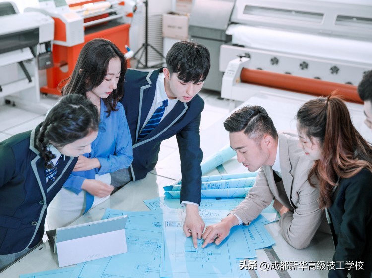 初中毕业推荐去成都哪些学校,成都高中没考取读什么学校好