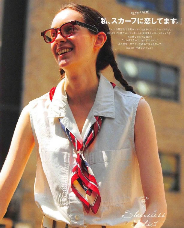 春天系“丝巾”，凭什么好看？这2个精髓，优雅女人如获至宝