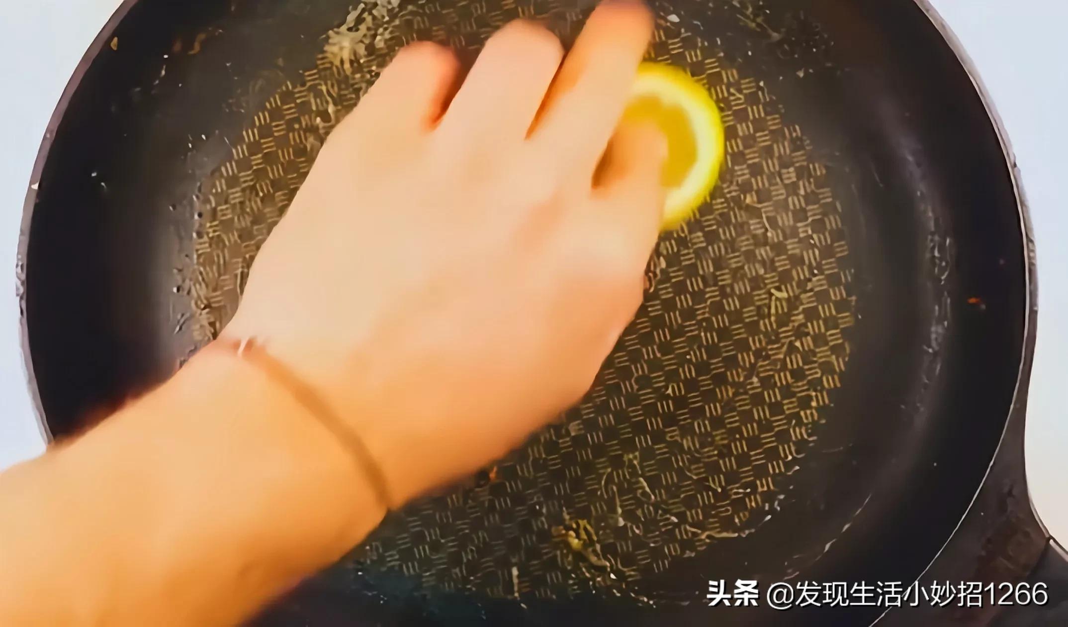 炒锅如何擦油污小妙招,生活小妙招厨房清洁炒锅