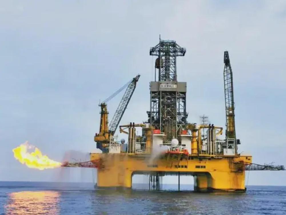 蓝鲸一号开采可燃冰的视频,蓝鲸二号开采了多少可燃冰