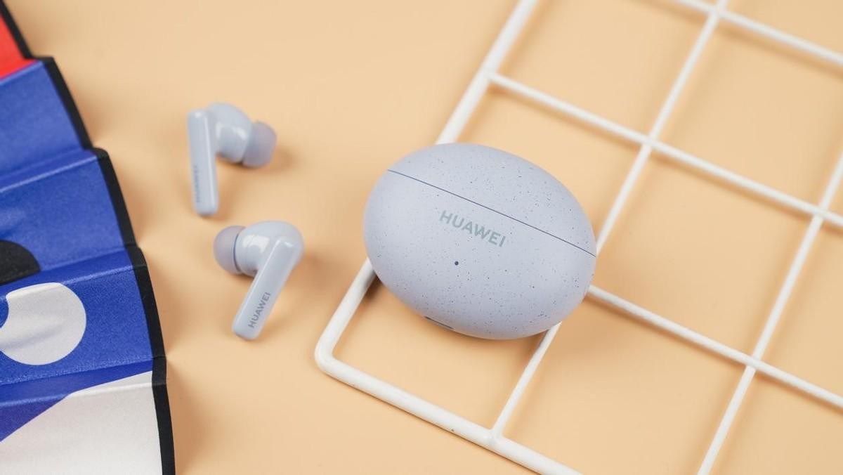 华为freebuds5i跟荣耀亲选,华为freebuds5至臻版和pro