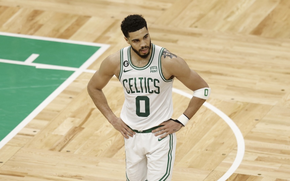 绿军117-107击败太阳,绿军今日最新数据