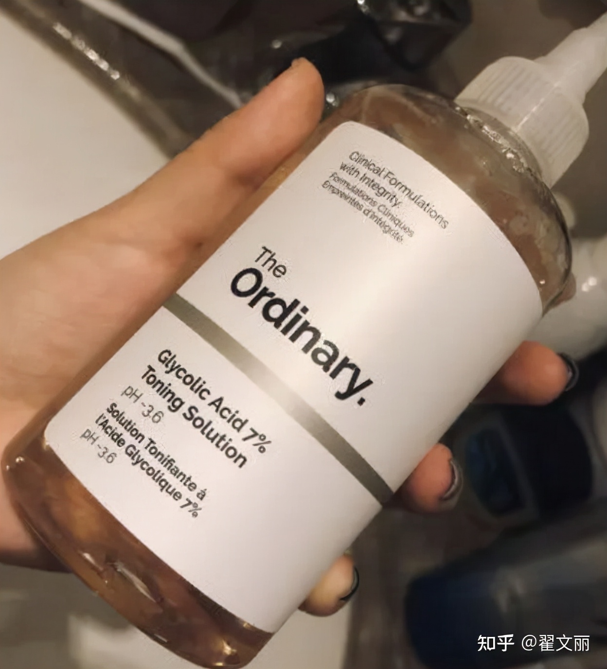 比较温和的美白祛斑精华,小编给大家推荐几款有效祛斑精华