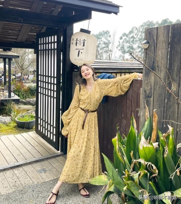 35-45岁女性随性穿搭长裙,中年女士过膝长裙穿搭