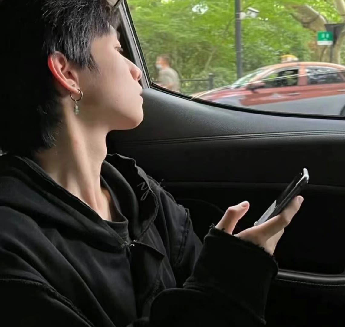 氛围感男生头像真人戴耳机,氛围感男生头像成熟稳重高清