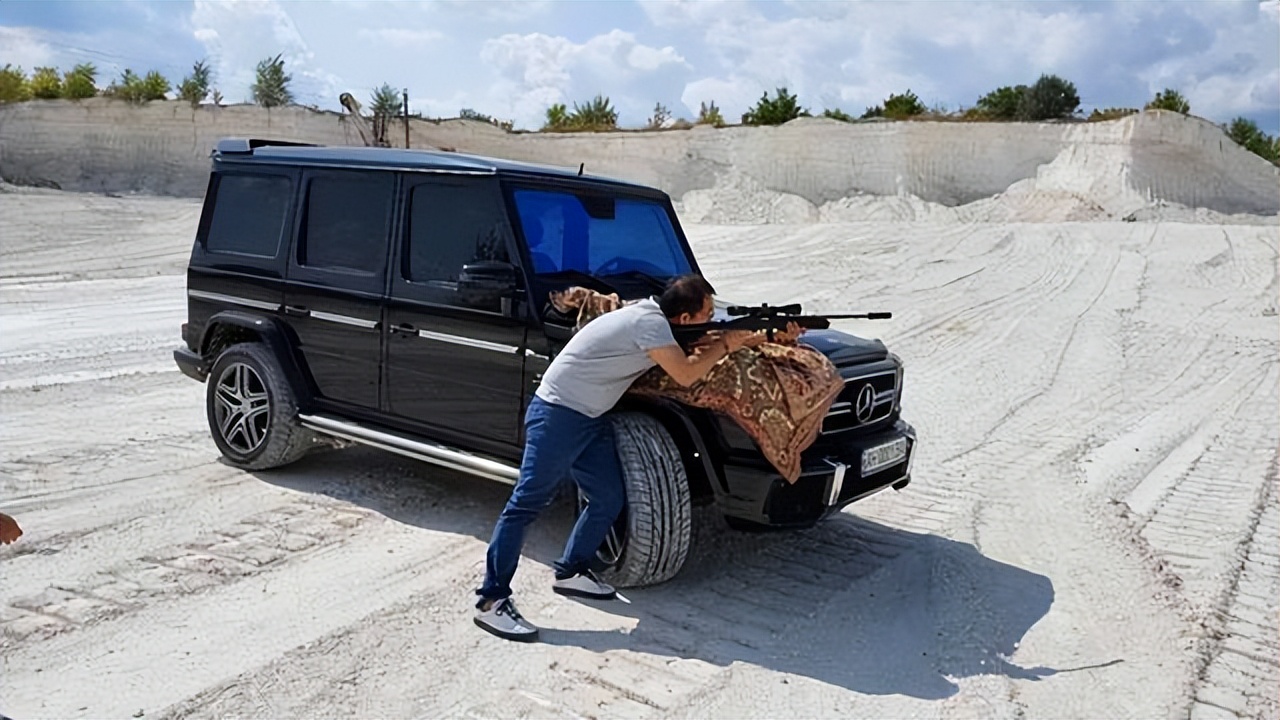 河南老乡在硝烟弥漫的战场赚钱，为找安全住所一个月内多次搬家