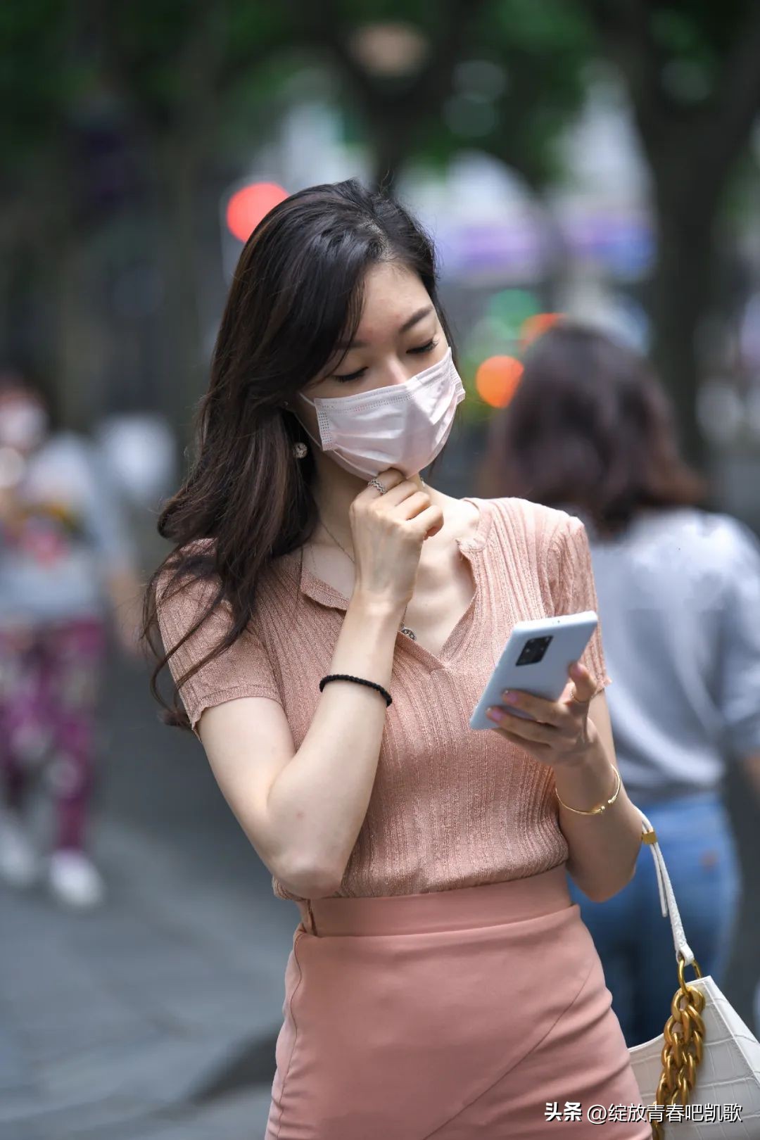 舒适养眼休闲的时髦穿搭轻松驾驭,温柔又简约的穿搭时髦有质感