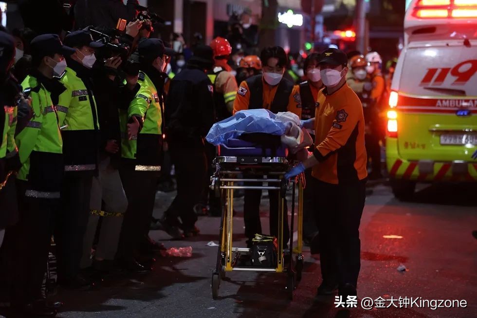 万圣节梨泰院踩踏事件,万圣节梨泰院踩踏事件还原