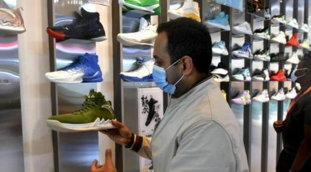 阿迪中国市场占有率滑落,耐克阿迪达斯市场份额萎缩