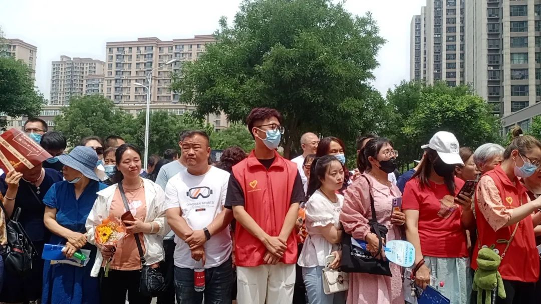 介休青志协红马甲为你护航，愿你旗开得胜，未来闪闪发光