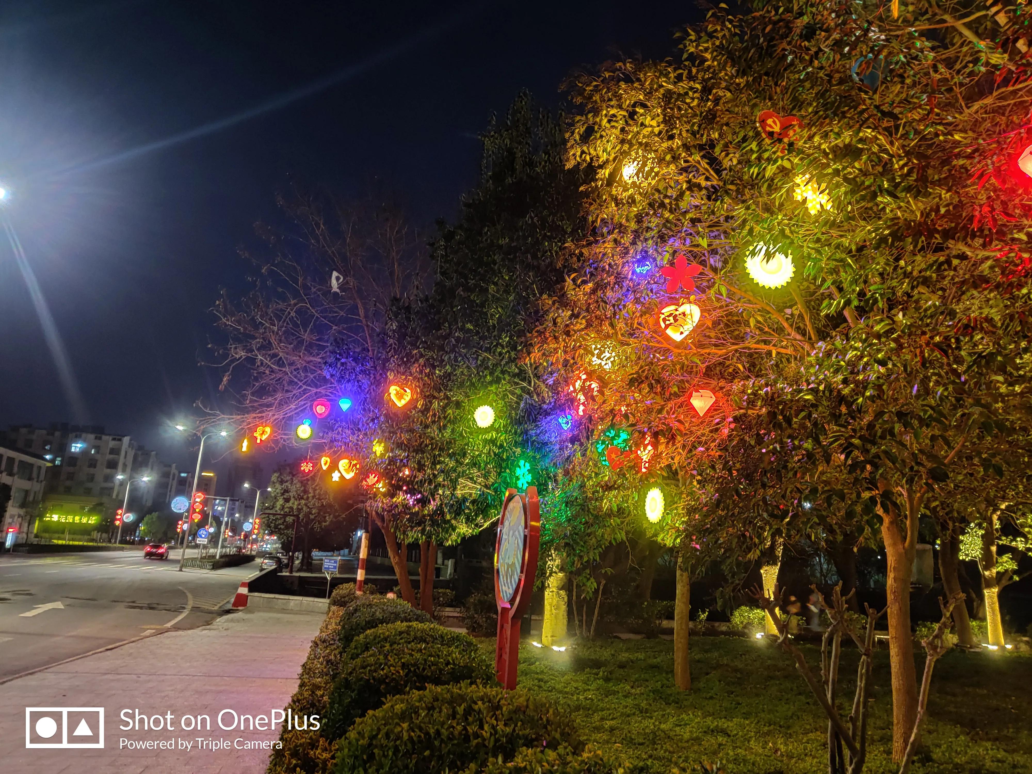 年味灯笼家门口,年味挂灯笼