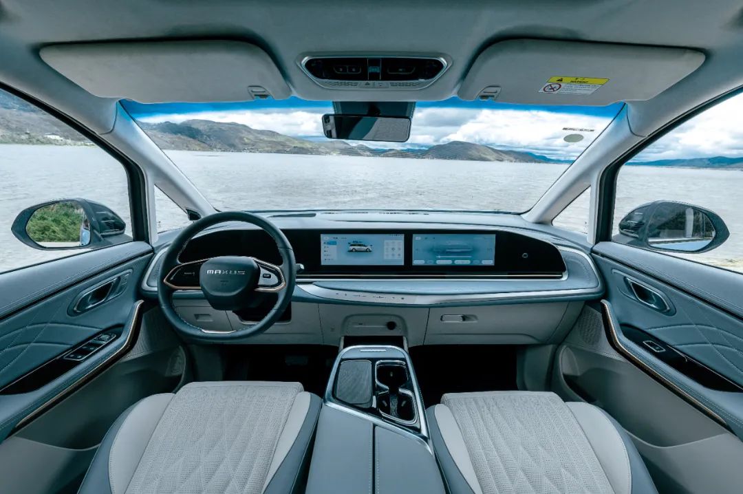 上汽大通mifa9最低配测评,上汽大通mifa9纯电版试驾