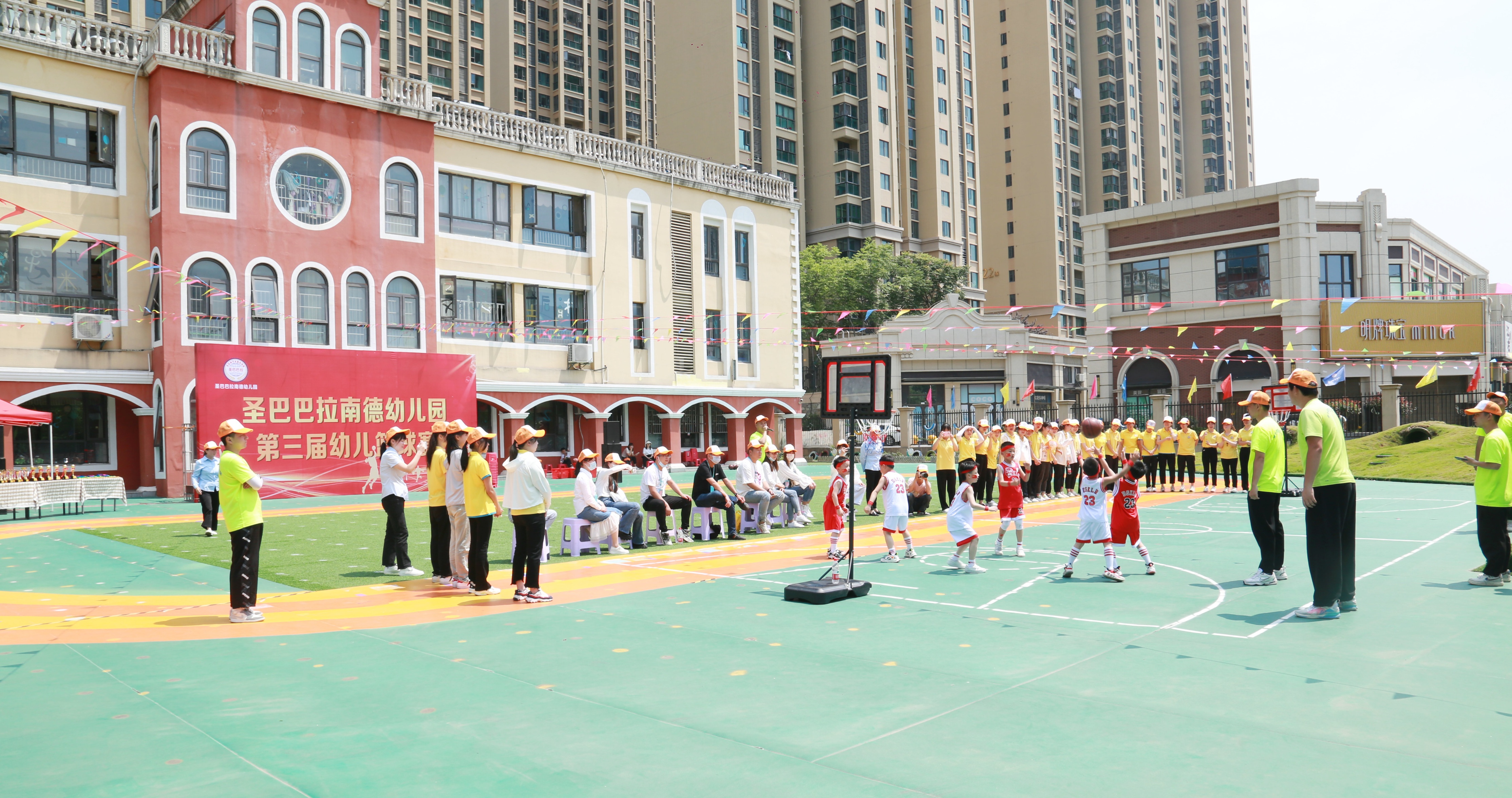 圣巴巴拉里面的篮球比赛,强健体魄小班运动会